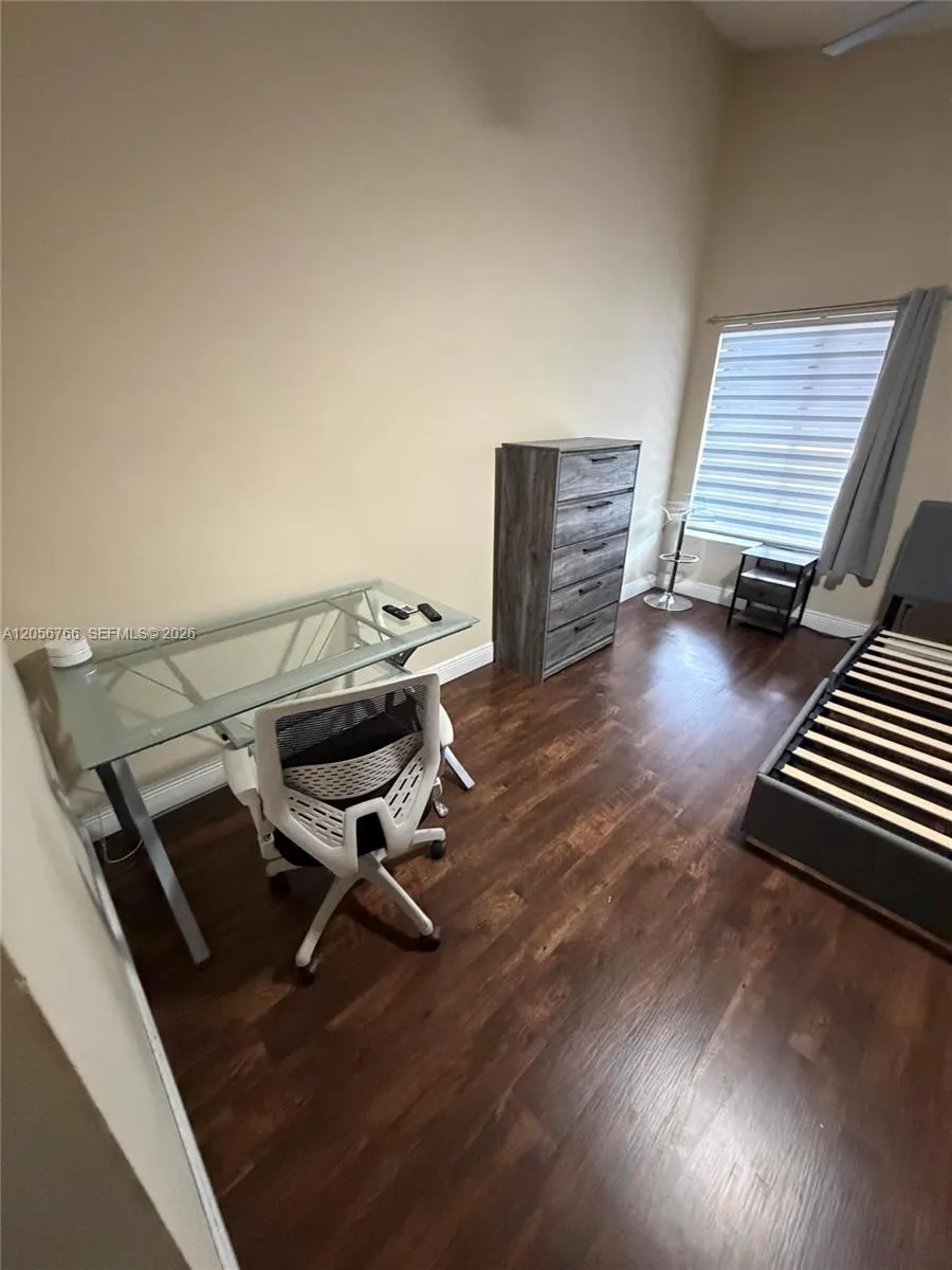 7454 NW 34th St Lauderhill, FL 33319