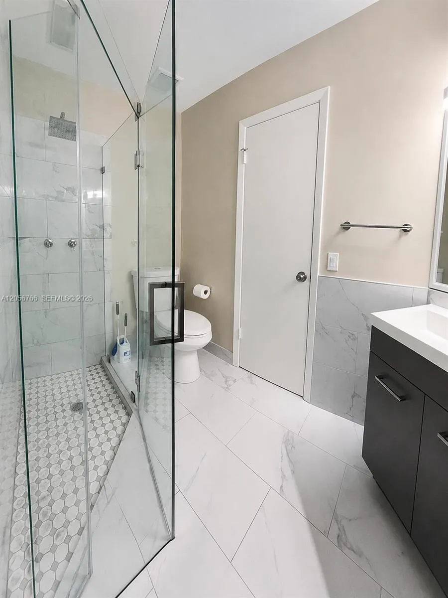 7454 NW 34th St Lauderhill, FL 33319