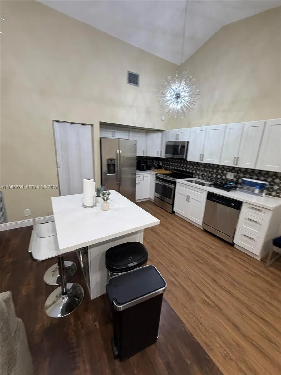 7454 NW 34th St Lauderhill, FL 33319