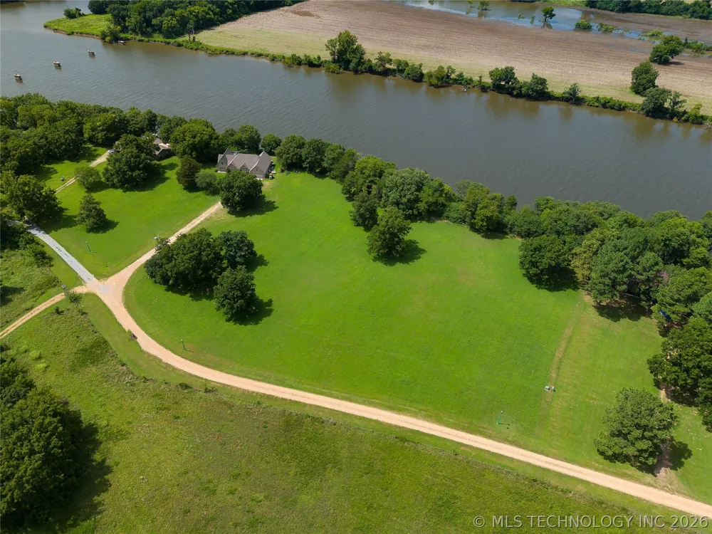 10 Galloway Bay Strang, OK 74367