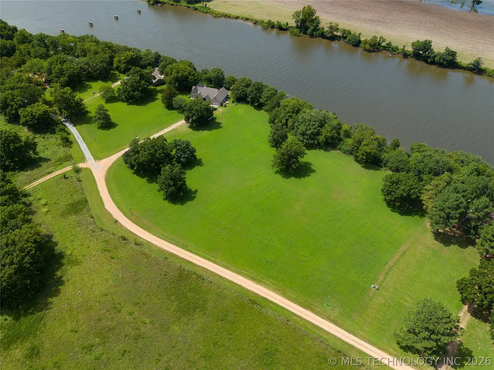 10 Galloway Bay Strang, OK 74367