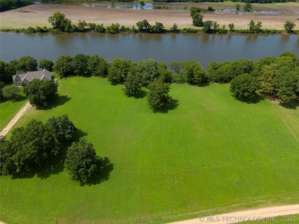 10 Galloway Bay Strang, OK 74367