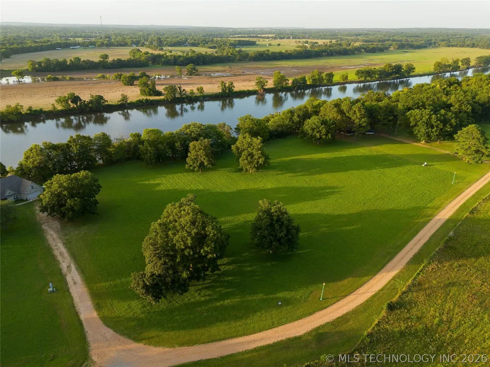 10 Galloway Bay Strang, OK 74367