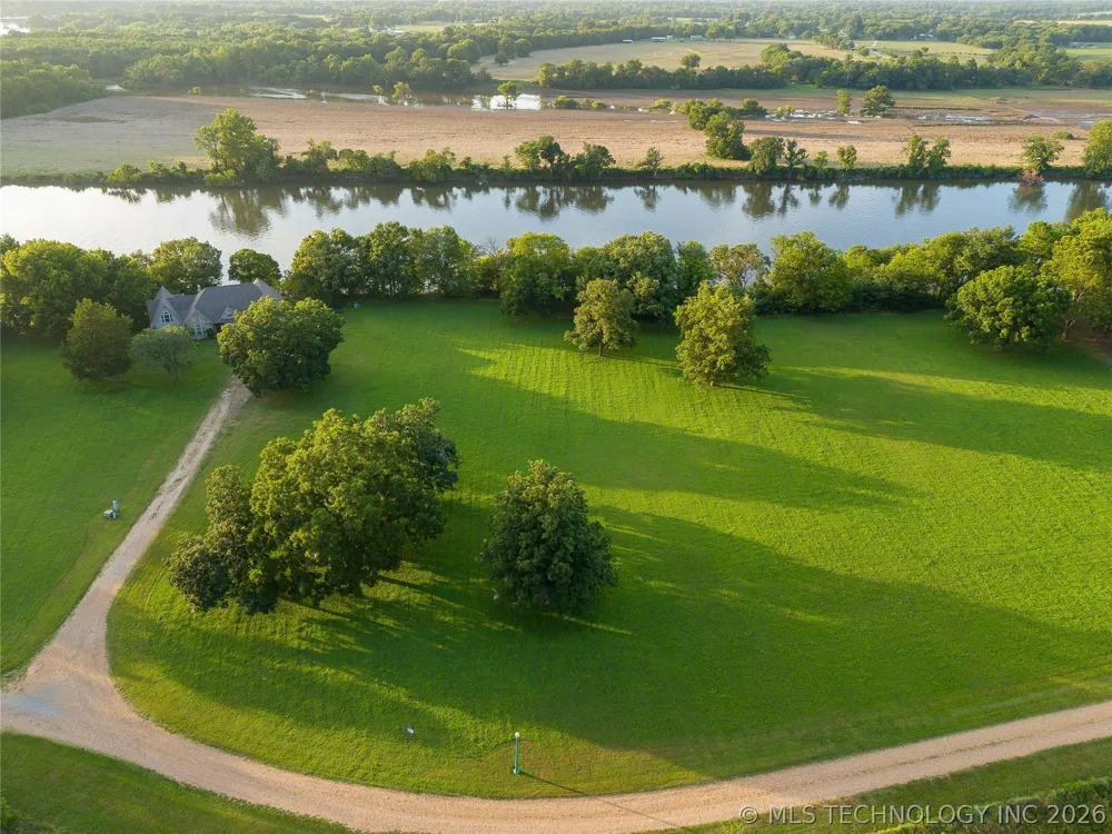 10 Galloway Bay Strang, OK 74367
