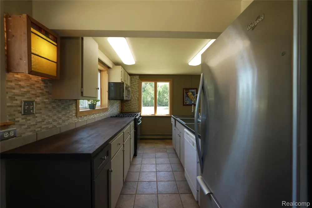 2898 Lakeshore Road Sanilac Township, MI 48401