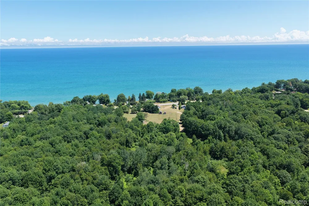 2898 Lakeshore Road Sanilac Township, MI 48401