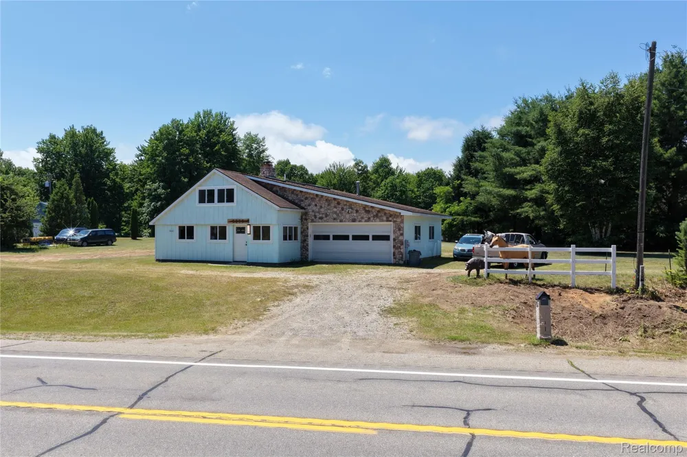 2898 Lakeshore Road Sanilac Township, MI 48401