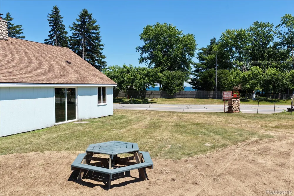 2898 Lakeshore Road Sanilac Township, MI 48401