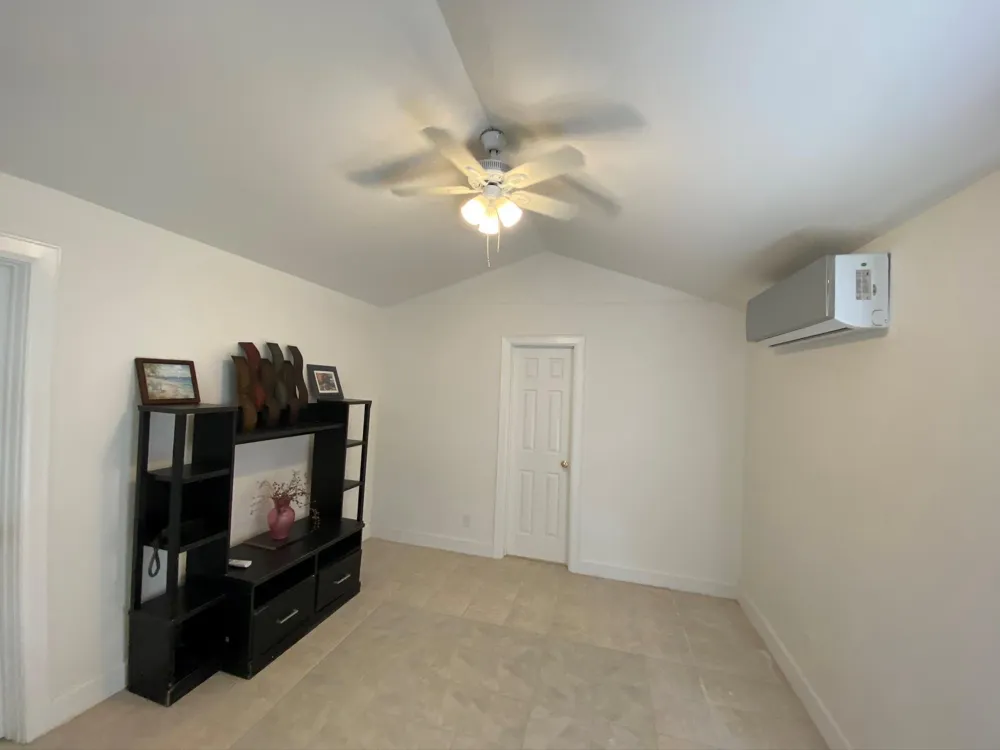 8341 Detroit Street Houston, TX 77017