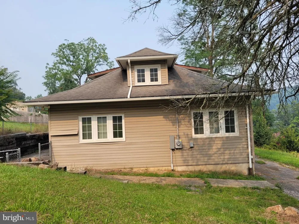 885 BRADDOCK ROAD Cumberland, MD 21502