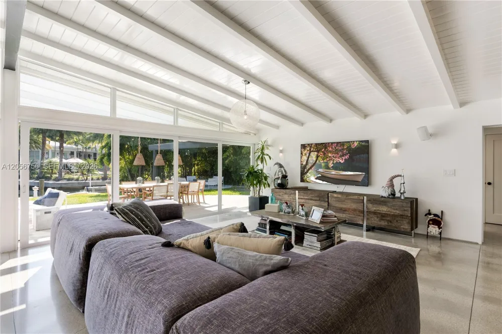 270 Island Dr Key Biscayne, FL 33149