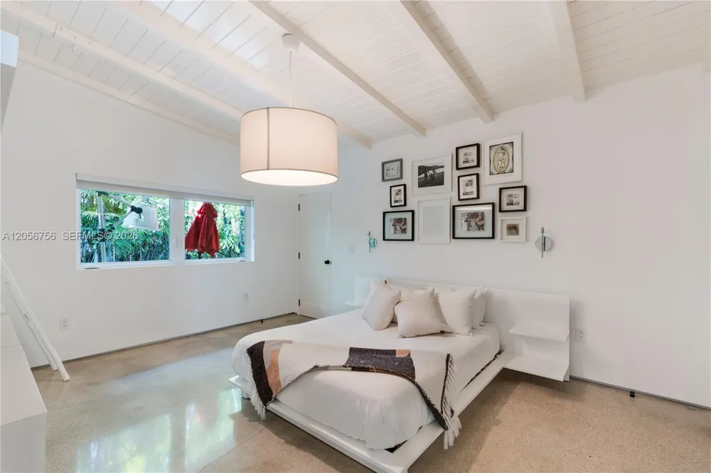 270 Island Dr Key Biscayne, FL 33149