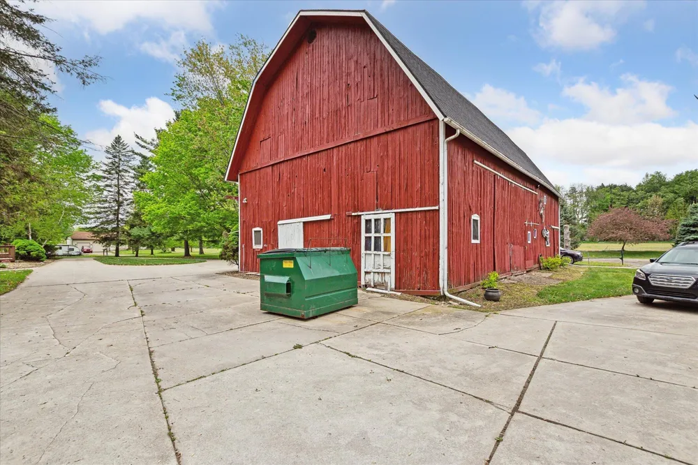 3650 Hogback Road Fowlerville, MI 48836