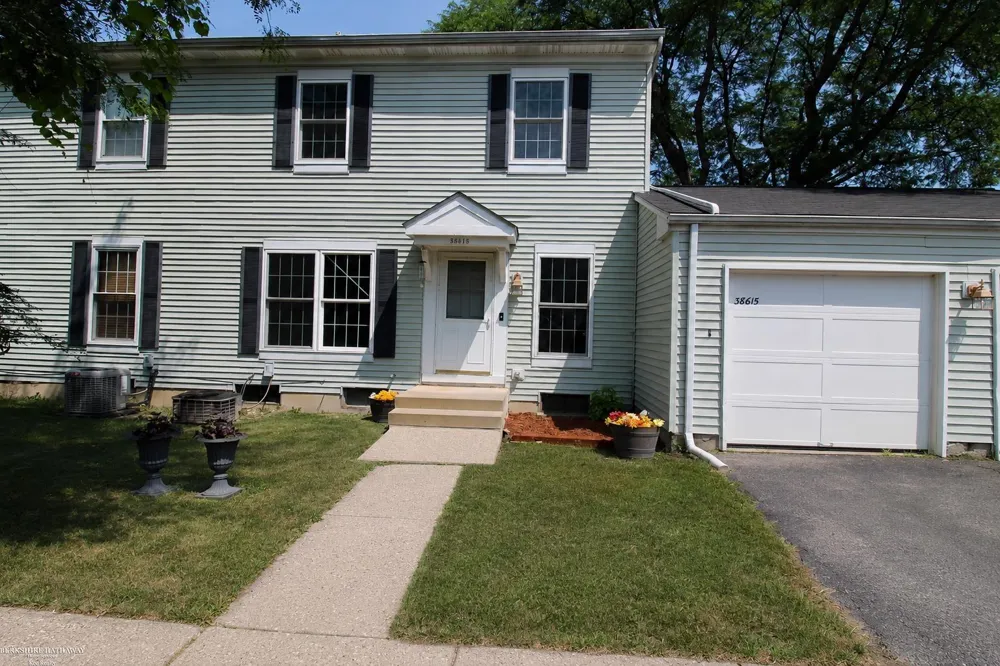 38615 Diamond Head Court Clinton Charter Township, MI 48038