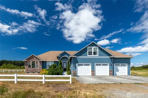 130 W Crescent Harbor Road
