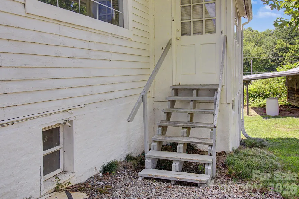 114 Old State Ten Road Black Mountain, NC 28711