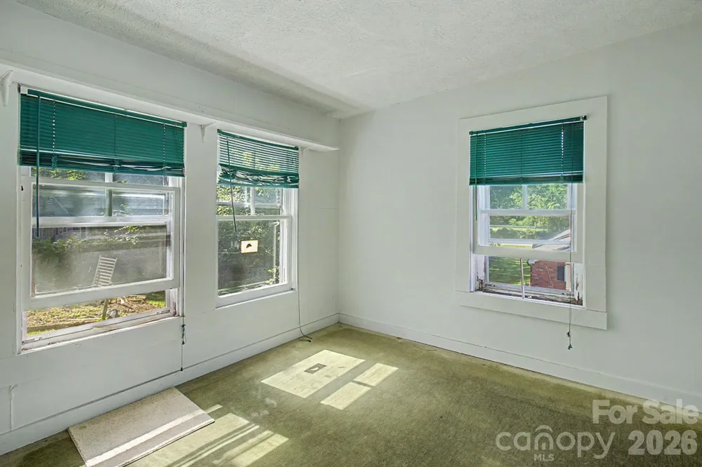 114 Old State Ten Road Black Mountain, NC 28711