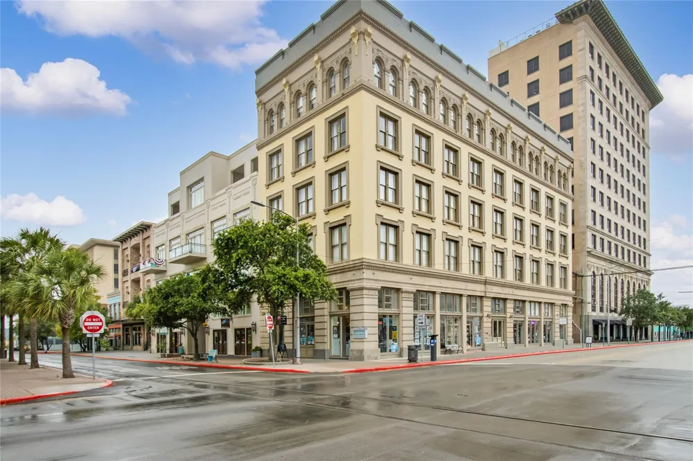 415 Kempner Street Galveston, TX 77550
