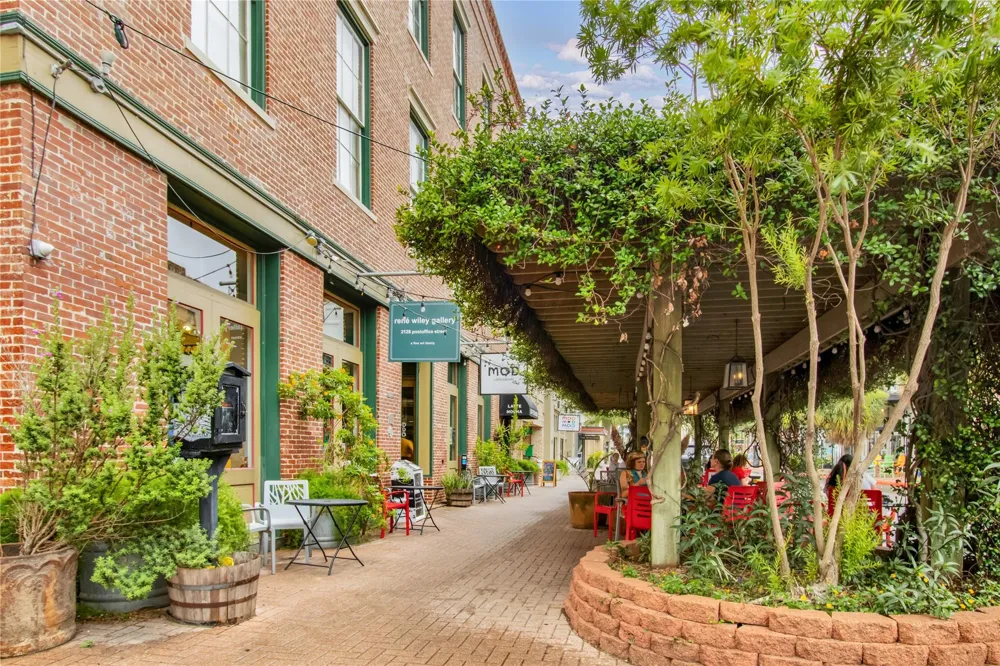 415 Kempner Street Galveston, TX 77550