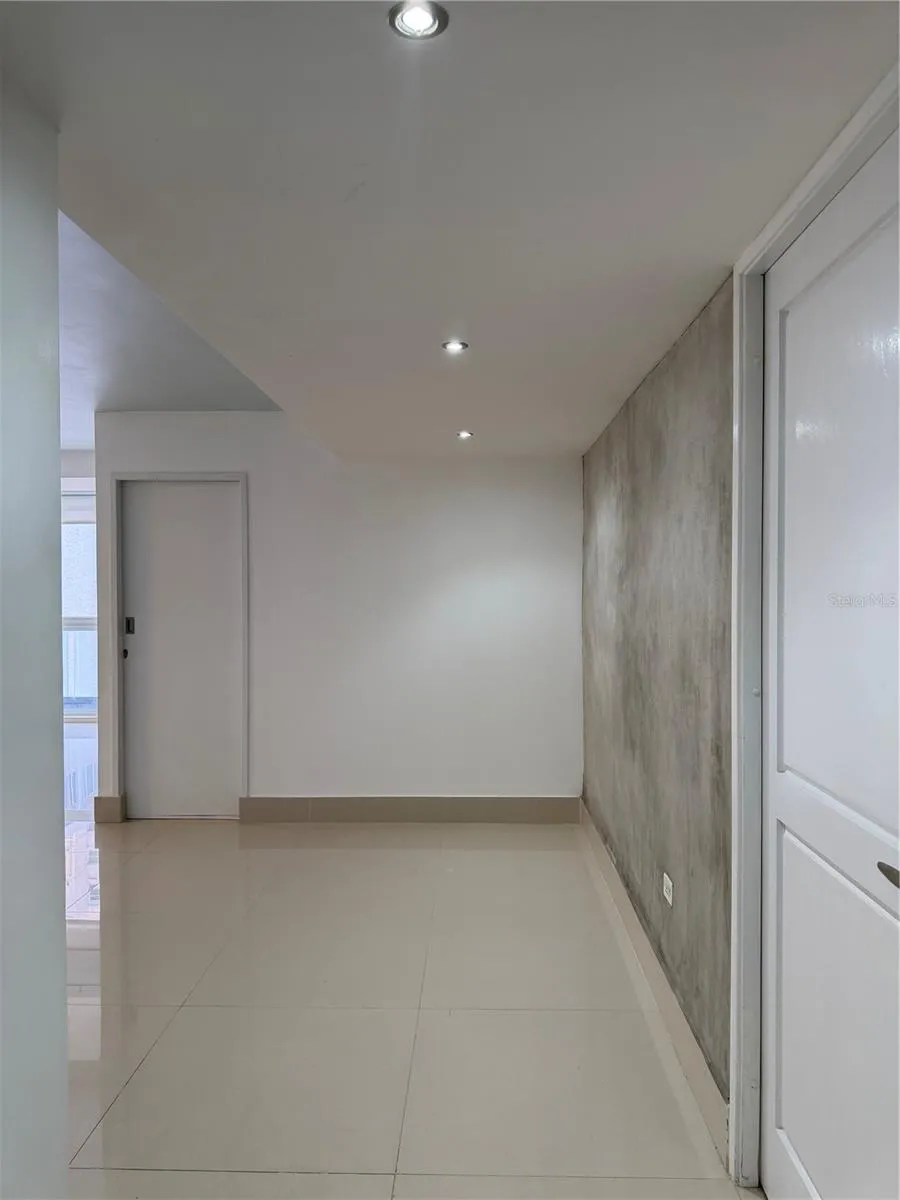 6 CONDOMINIO LAGUNA TERRACE STREET #2C San Juan, PR 00907