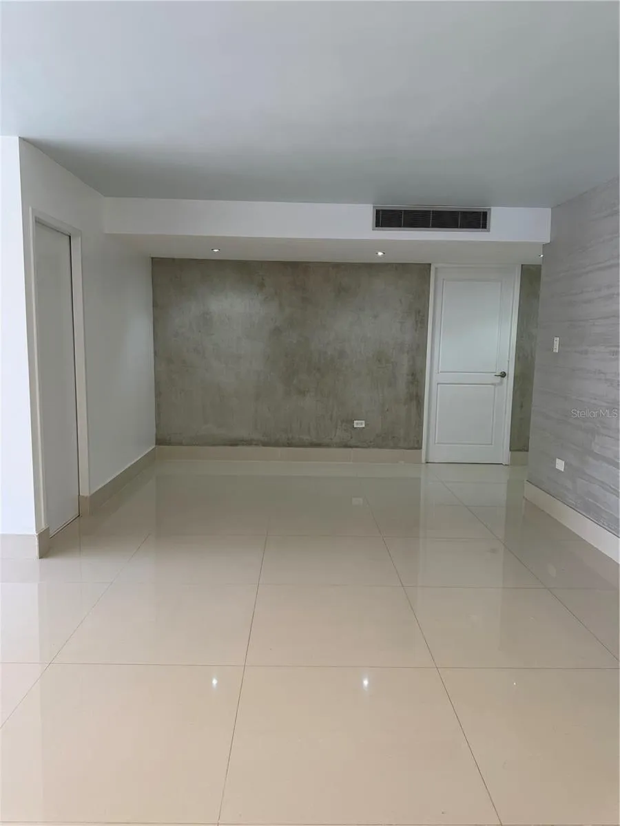 6 CONDOMINIO LAGUNA TERRACE STREET #2C San Juan, PR 00907