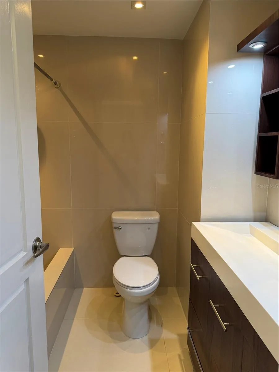 6 CONDOMINIO LAGUNA TERRACE STREET #2C San Juan, PR 00907