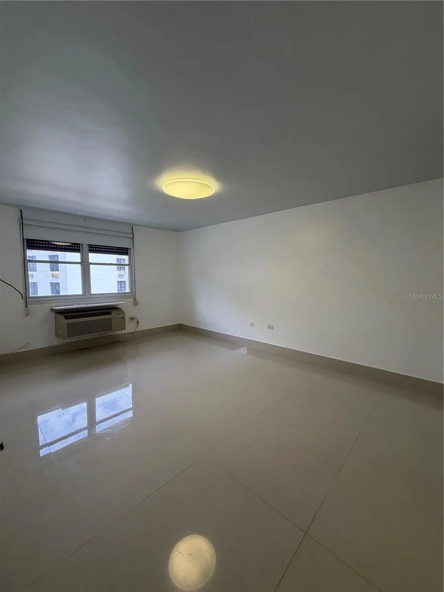6 CONDOMINIO LAGUNA TERRACE STREET #2C San Juan, PR 00907