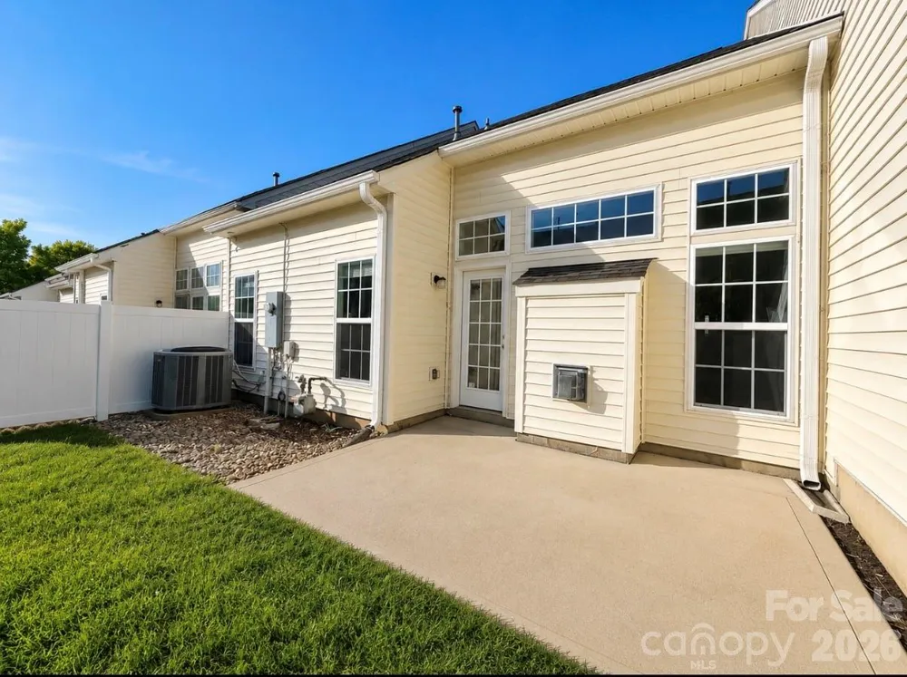 320 Shingleoak Drive Clover, SC 29710