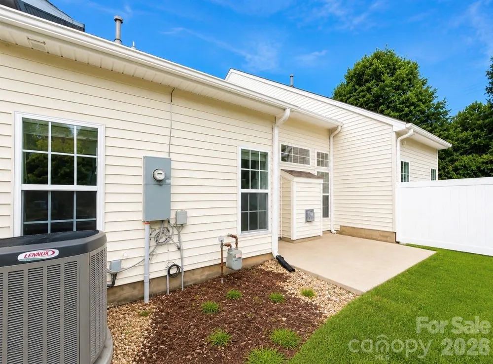 320 Shingleoak Drive Clover, SC 29710