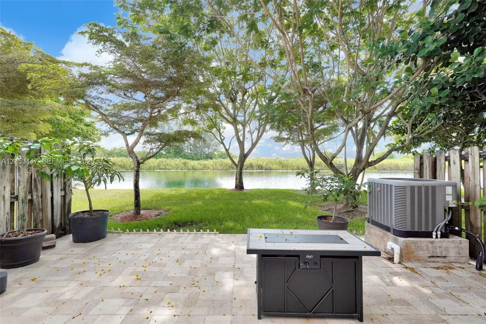 22019 SW 92nd Pl Cutler Bay, FL 33190