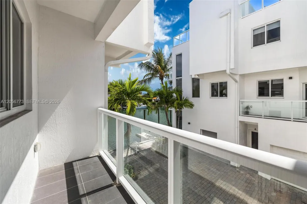 1975 Calais Dr #7 Miami Beach, FL 33141