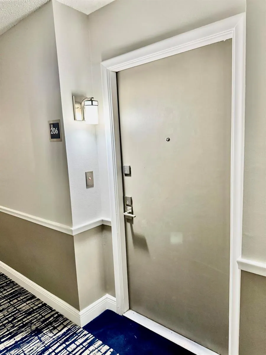 351 NE 19TH PLACE #206K Wilton Manors, FL 33305