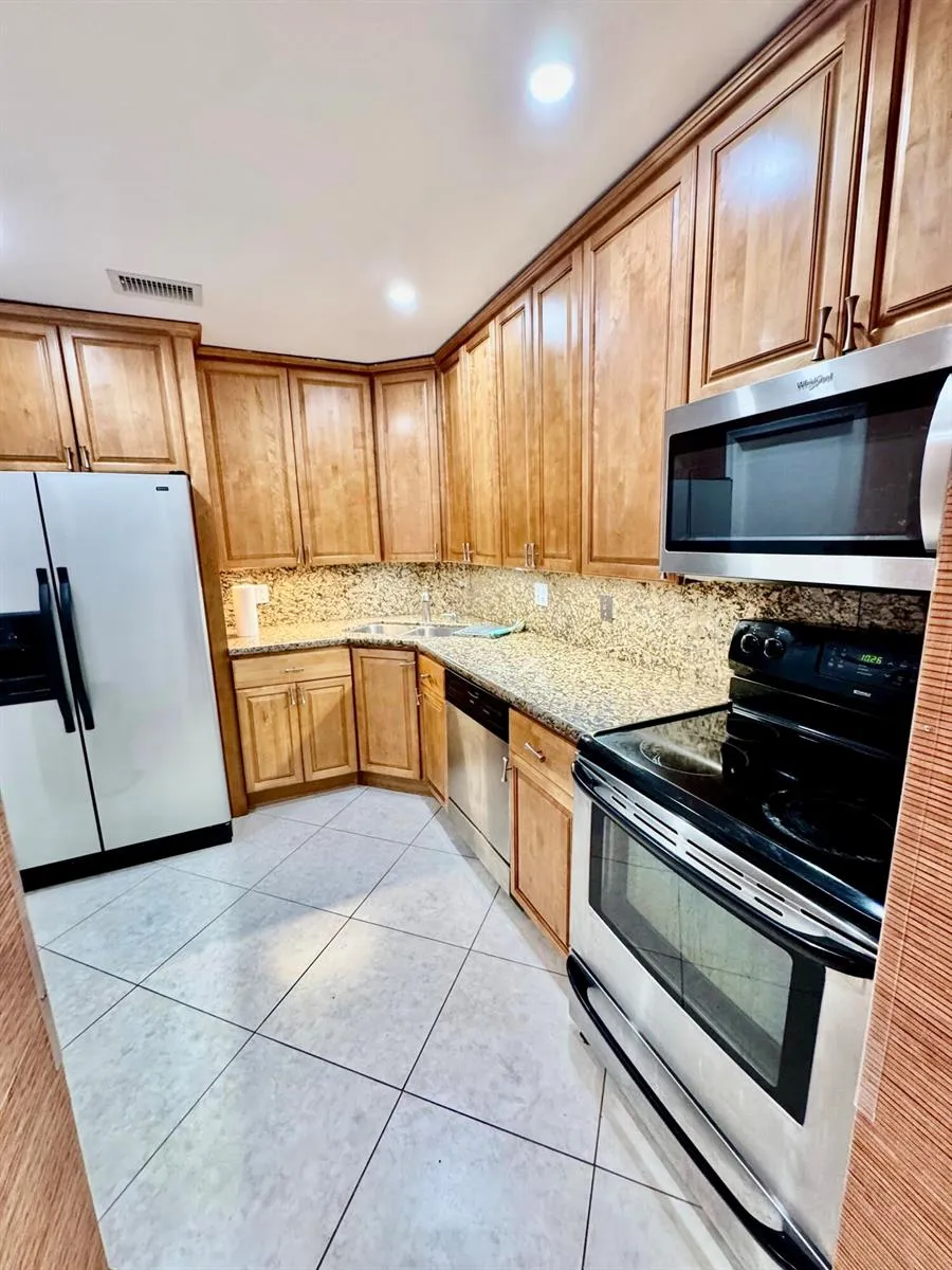 351 NE 19TH PLACE #206K Wilton Manors, FL 33305
