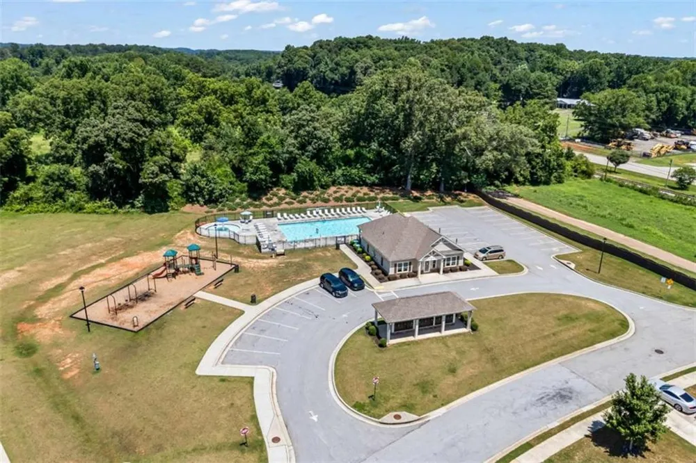 178 Starbuck Parkway Pendergrass, GA 30567