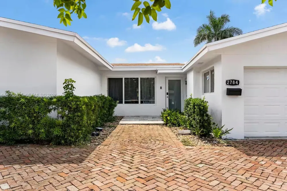2784 NE 30th St Lighthouse Point, FL 33064