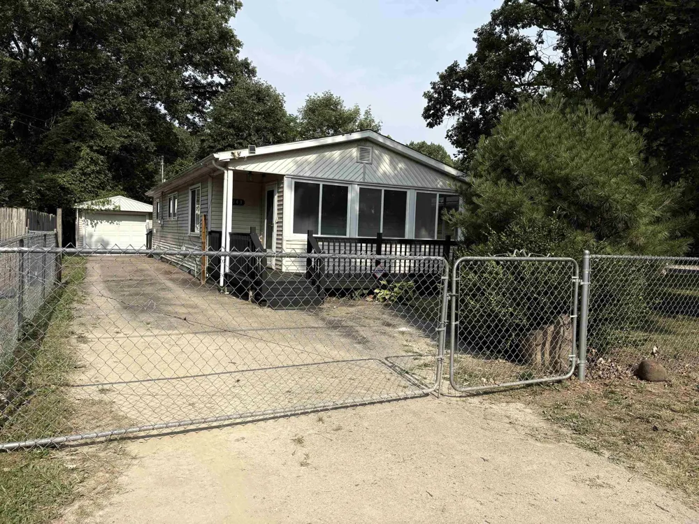 3143 Maywood Drive Mt Morris City, MI 48504