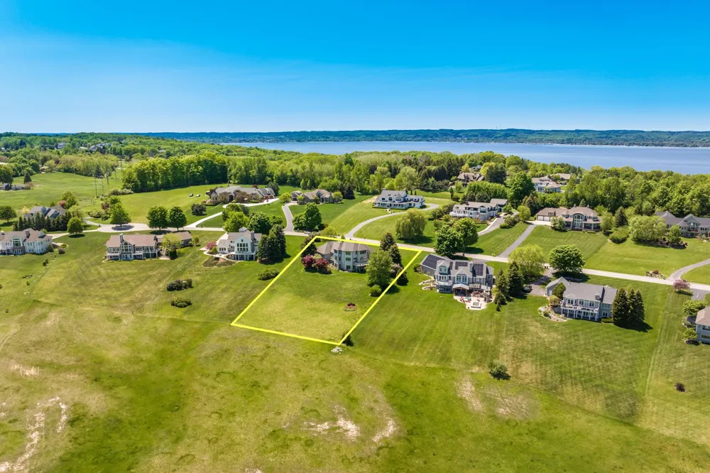 7852 Underwood Ridge Peninsula Township, MI 49686