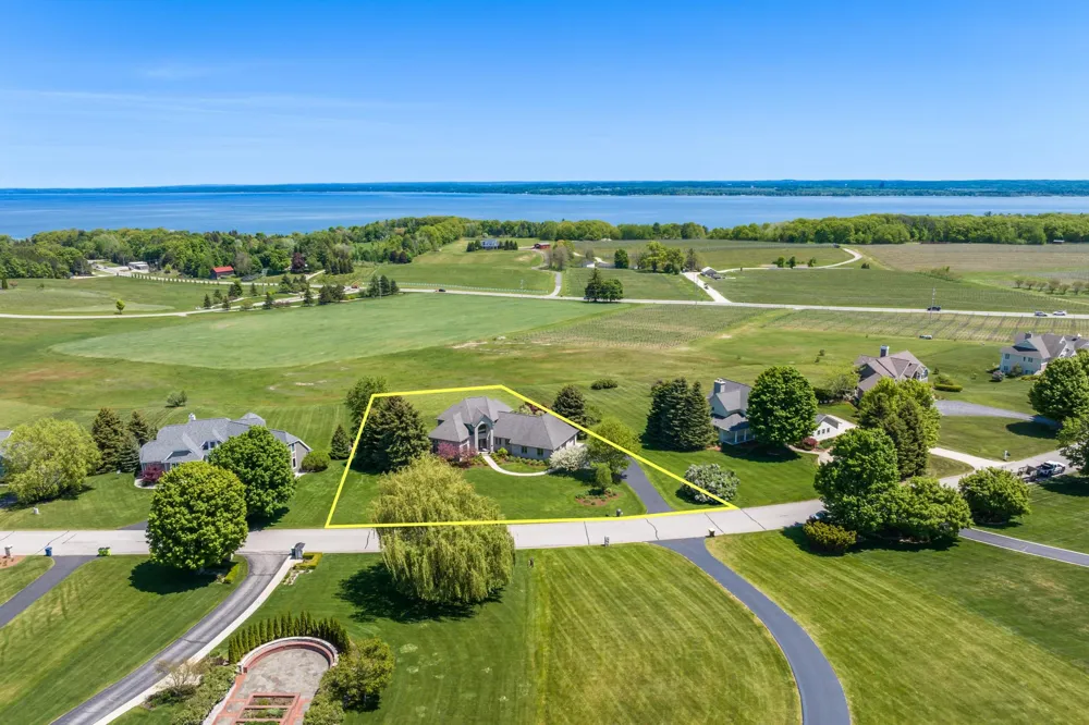 7852 Underwood Ridge Peninsula Township, MI 49686