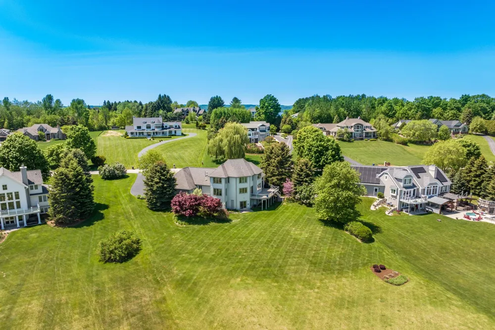 7852 Underwood Ridge Peninsula Township, MI 49686