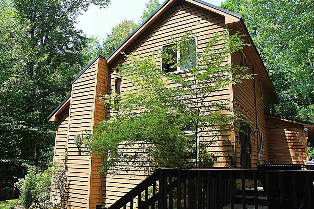 8131 Hillside Drive Long Lake Township, MI 49685