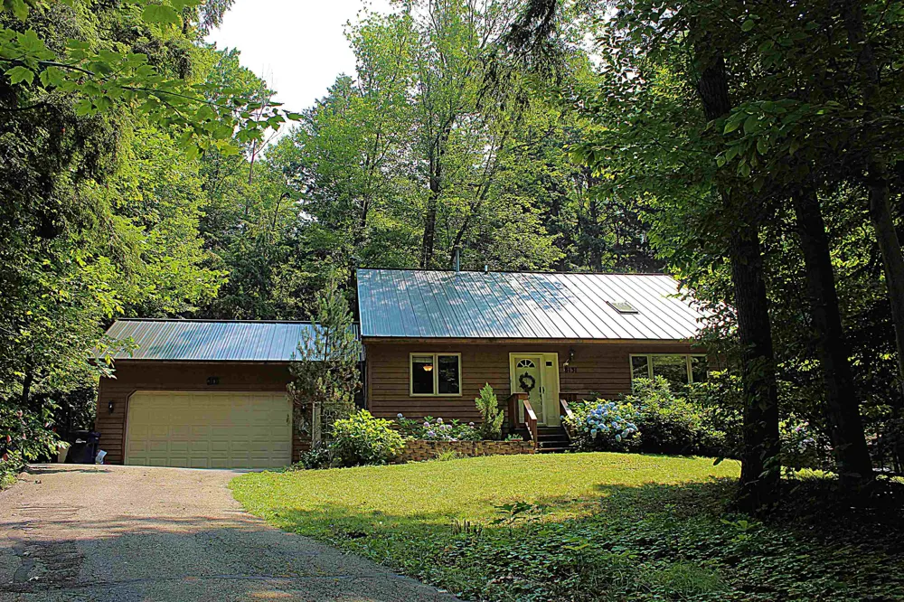 8131 Hillside Drive Long Lake Township, MI 49685