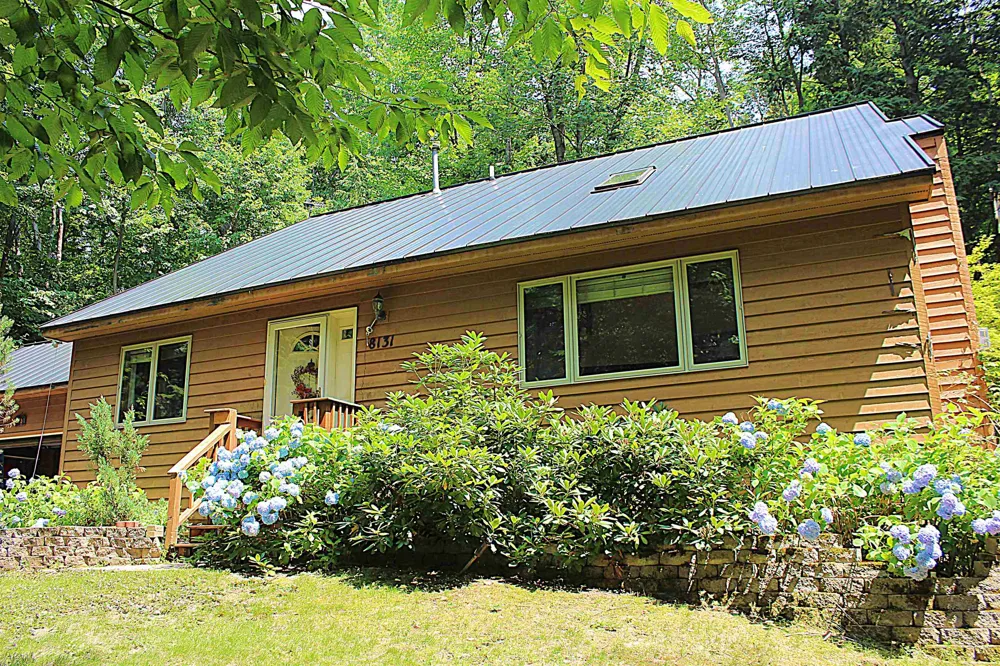 8131 Hillside Drive Long Lake Township, MI 49685