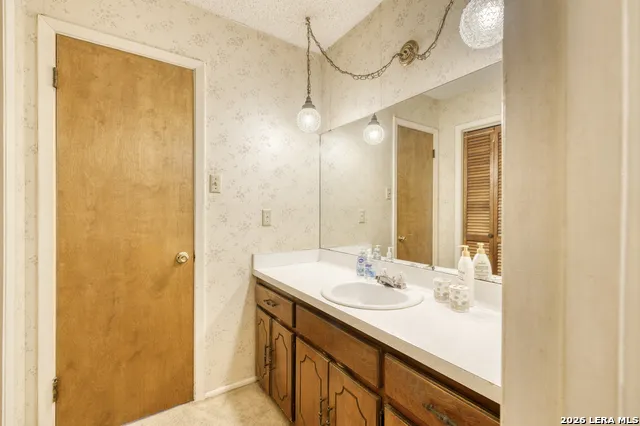 1016 COUNTY ROAD 373 Uvalde, TX 78801