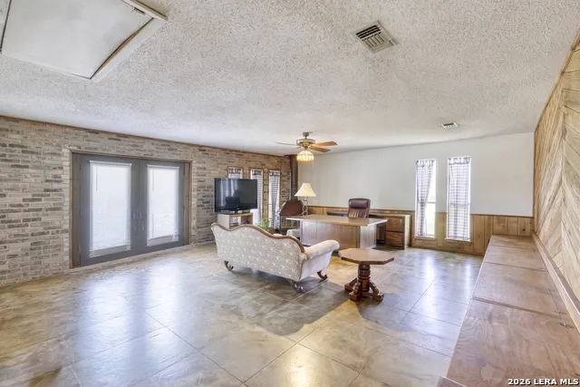 1016 COUNTY ROAD 373 Uvalde, TX 78801