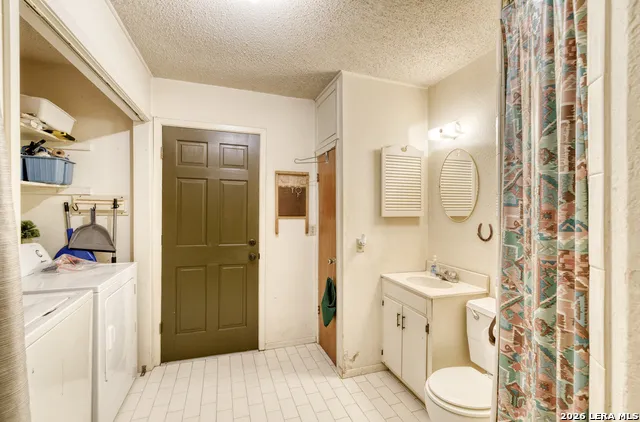 1016 COUNTY ROAD 373 Uvalde, TX 78801