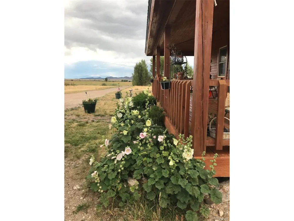 28 County Road 136 Westcliffe, CO 81252