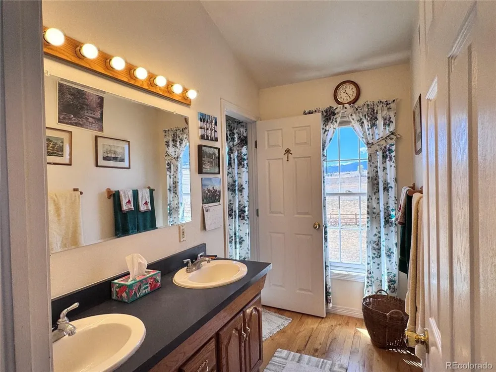 28 County Road 136 Westcliffe, CO 81252