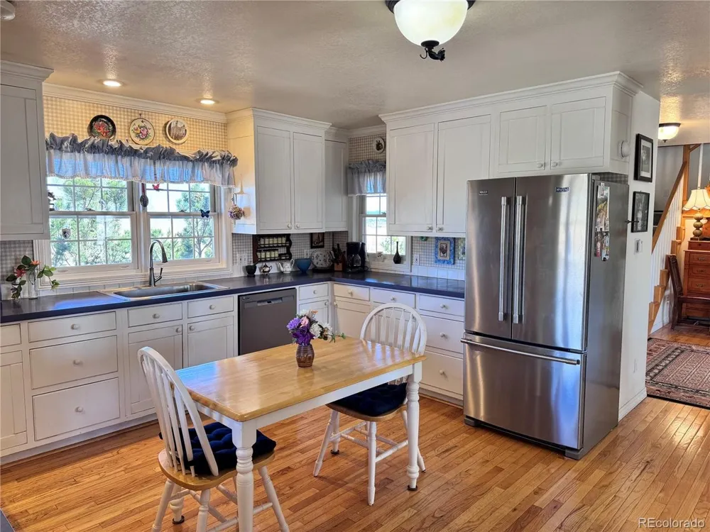 28 County Road 136 Westcliffe, CO 81252