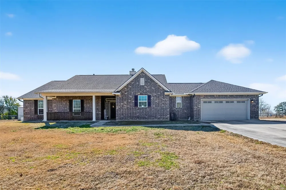 3418 Barbers Hill Road Highlands, TX 77562