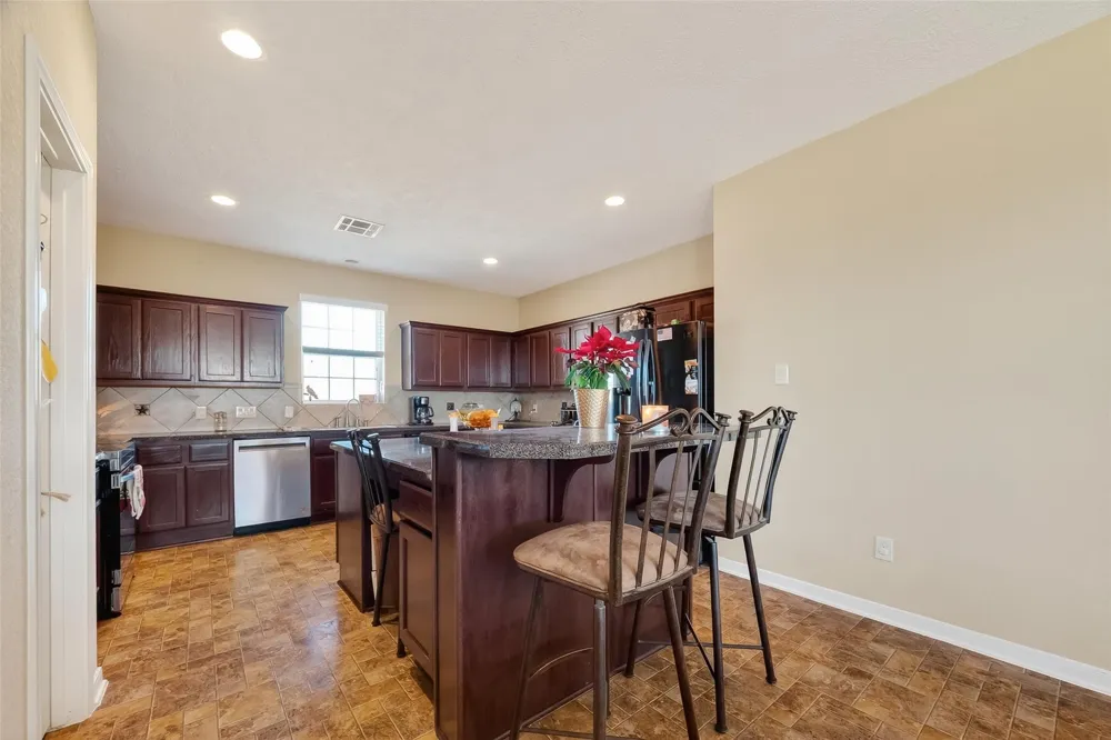 3418 Barbers Hill Road Highlands, TX 77562